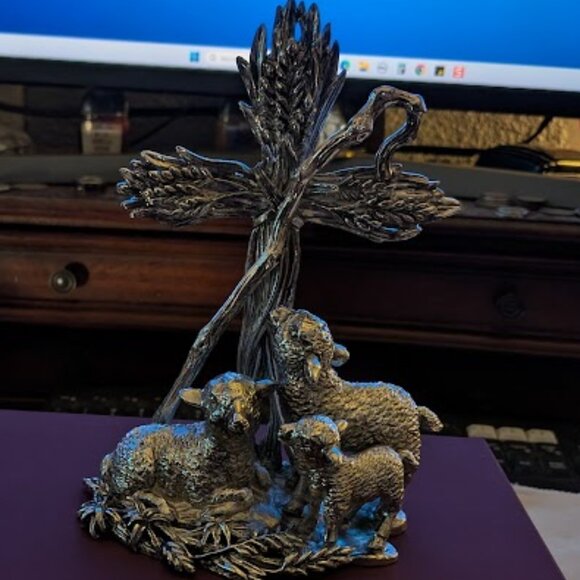 ARTHUR COURT SHEPARD CROSS W/BOX - Picture 9 of 10